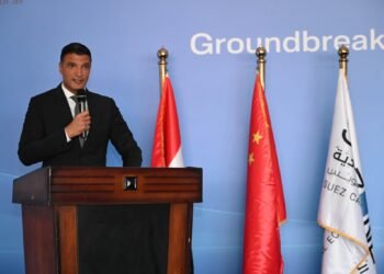 وضع حجر الأساس لمصنع “صنجرو باور السويس” كأول مصنع لأنظمة تخزين الطاقة في الشرق الأوسط وأفريقيا