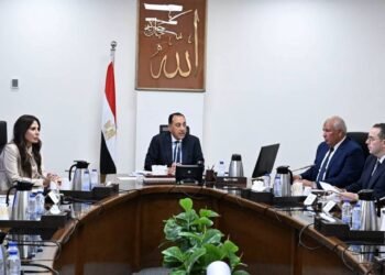 رئيس الوزراء يتابع مشروعات تطوير وتنمية الساحل الشمالي الغربي