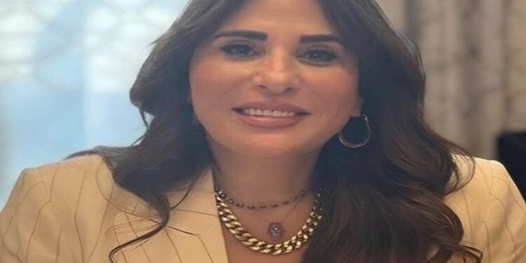 وزيرة الإسكان تتابع تنفيذ المشروعات التنموية والخدمية بالعاشر من رمضان وحدائق العاشر