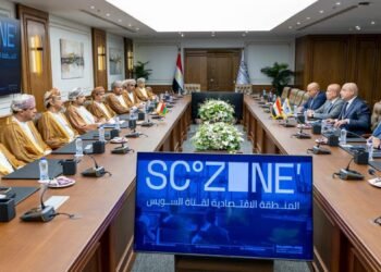 رئيس المنطقة الاقتصادية لقناة السويس يستقبل وفدًا عُمانيًا رفيع المستوى لبحث تعزيز الشراكة والتكامل الصناعي واللوجستي