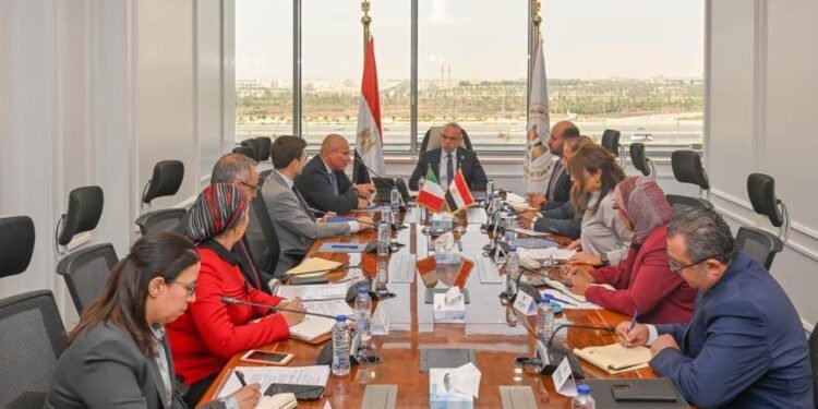 وزير الاستثمار يبحث مع السفير الإيطالي بالقاهرة زيادة الاستثمارات وتعزيز التعاون الاقتصادي