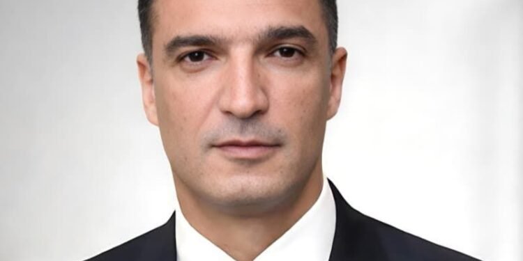 وزير الصناعة يعلن تيسيرات جديدة للمستثمرين وإلغاء شرط 3 سنوات للتصرف في الأراضي الصناعية