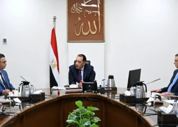 مدبولي يطمئن المواطنين: السكر بـ28 جنيهًا.. ومخزون السلع يكفي لعام كامل