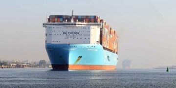 “قناة السويس” تشهد العبور الأول لسفينة الحاويات BANGKOK MAERSK ضمن قافلة الشمال