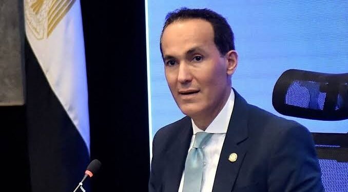 هيئة الاستثمار تبحث مع محافظ القليوبية ضم مساحات جديدة لإقامة مناطق استثمارية