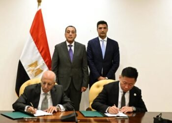 باستثمارات تتجاوز 2 مليار جنيه.. مصر تدشن مصنعًا لإنتاج البطاريات الكهربائية