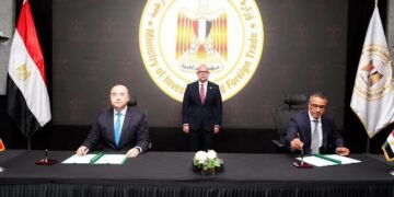 «منصور» و«Tianneng» تستكشفان فرص تصنيع بطاريات الليثيوم ومركبات الطاقة الجديدة في مصر