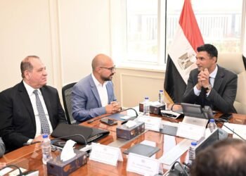 وزير الصناعة يبحث خطط «بيتي» لضخ 6 مليارات جنيه استثمارات جديدة في مصر