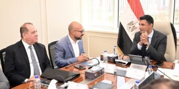 وزير الصناعة يبحث خطط «بيتي» لضخ 6 مليارات جنيه استثمارات جديدة في مصر
