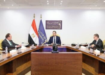 وزير الاتصالات: 400 خدمة رقمية مستهدف إتاحتها عبر منصة مصر الرقمية بحلول 2030