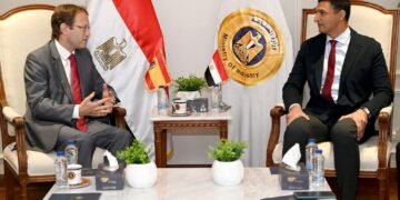 وزير الصناعة: نستهدف جذب الشركات الإسبانية الصغيرة والمتوسطة إلى مصر