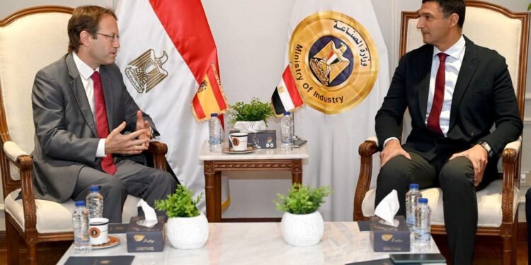 وزير الصناعة: نستهدف جذب الشركات الإسبانية الصغيرة والمتوسطة إلى مصر