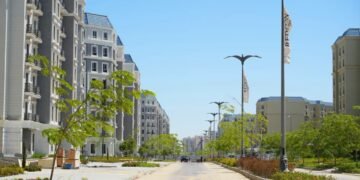 وزيرة الإسكان توجه بسرعة استكمال أعمال الحي اللاتيني ومشروعات العلمين الجديدة