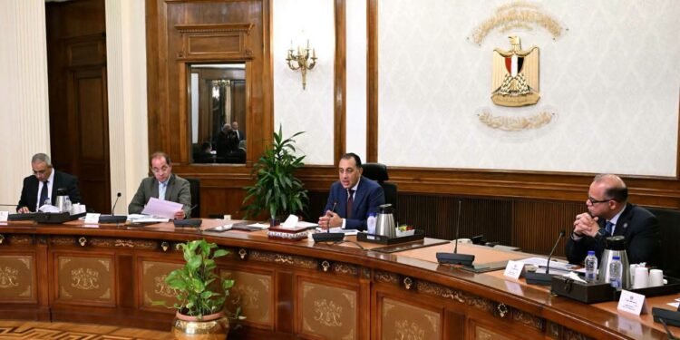 الحكومة تتحرك لزيادة الصادرات وتعميق التصنيع المحلي