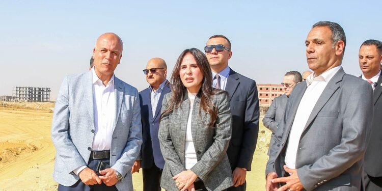 الإسكان: تسليم أول 10 أفدنة بالقاهرة الجديدة بعد إعادة تدوير مخلفات 135 فدانًا