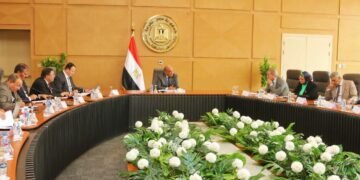 وزير الكهرباء: التوسع في الطاقات المتجددة وتطوير الشبكة لتحقيق أمن الطاقة