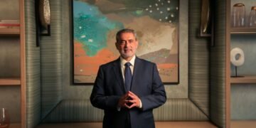 طارق الشاذلي: العنصر البشري المصري أكبر فرصة استثمارية.. وتسريع تنفيذ المشروعات ضرورة لمواكبة مستهدفات السياحة