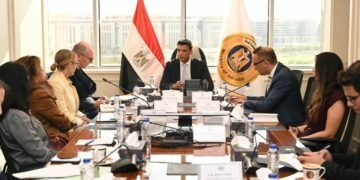 وزير الصناعة يبحث مع البنك الأوروبي دعم التحول الأخضر وتمويل المشروعات الصناعية في مصر