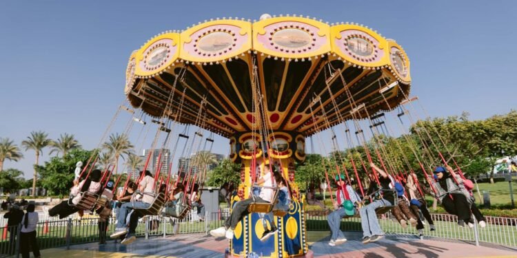 مؤسسة ساويرس تجمع 1100 طفل في فعالية «العودة إلى المدارس» بزيد بارك