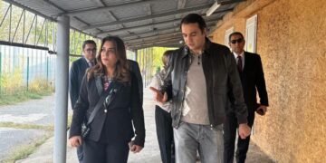 وزيرة البيئة تطلع على أنظمة الإدارة الذكية والصيانة الآلية لمحطات الطاقة الشمسية