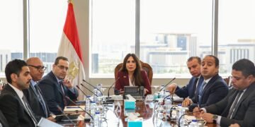 وزيرة الإسكان تبحث تطوير آليات طرح الفرص الاستثمارية بالمدن الجديدة